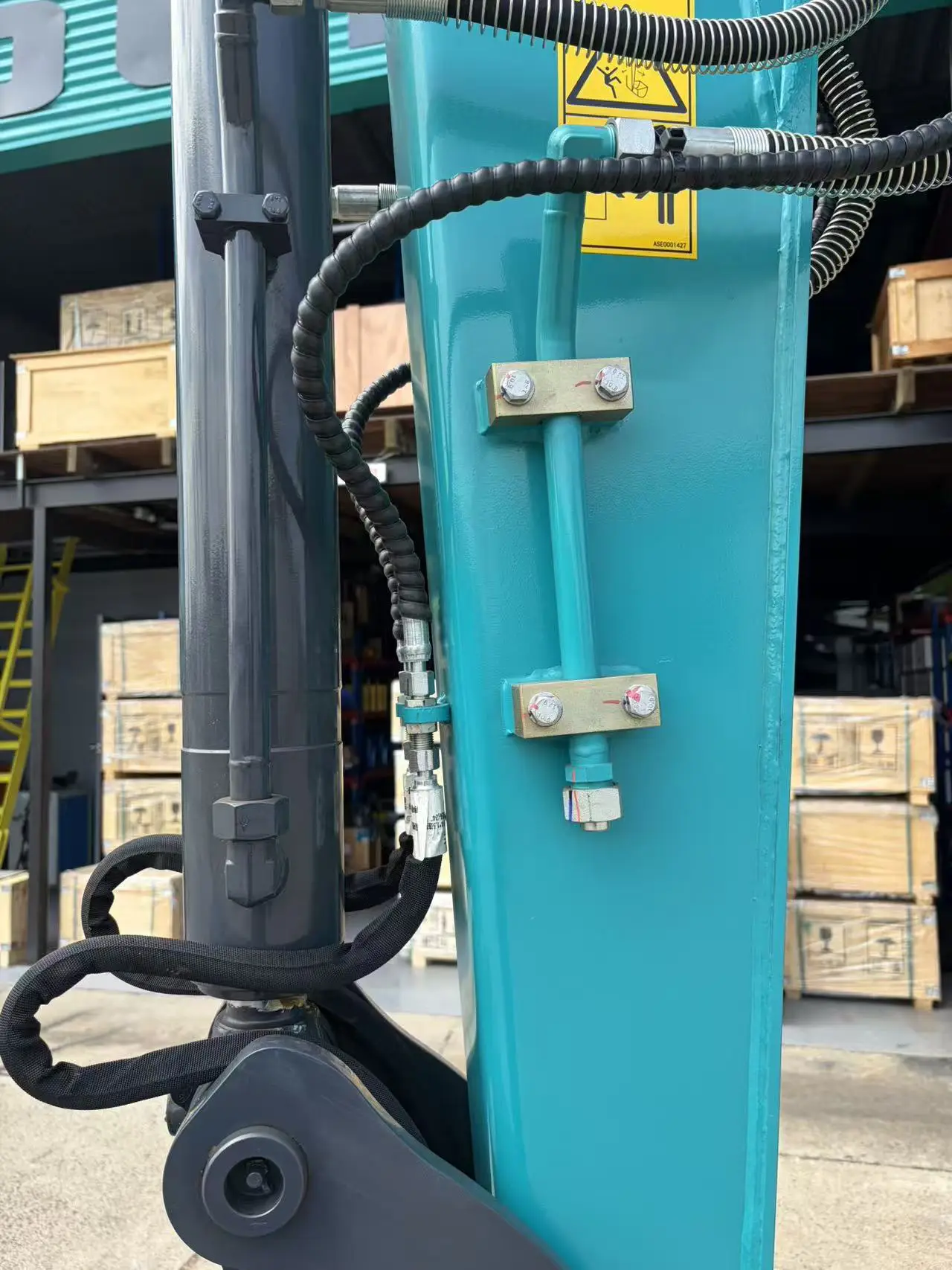 SWE60UF Compact Excavator - Image 9