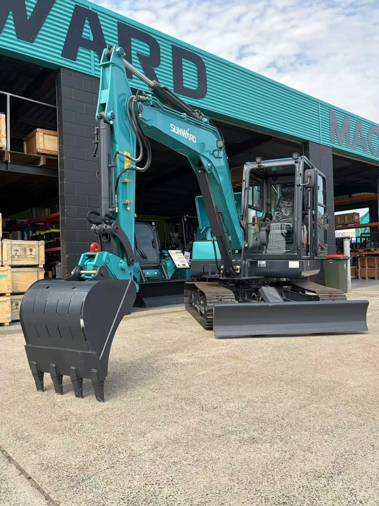 SWE60UF Compact Excavator - Image 2