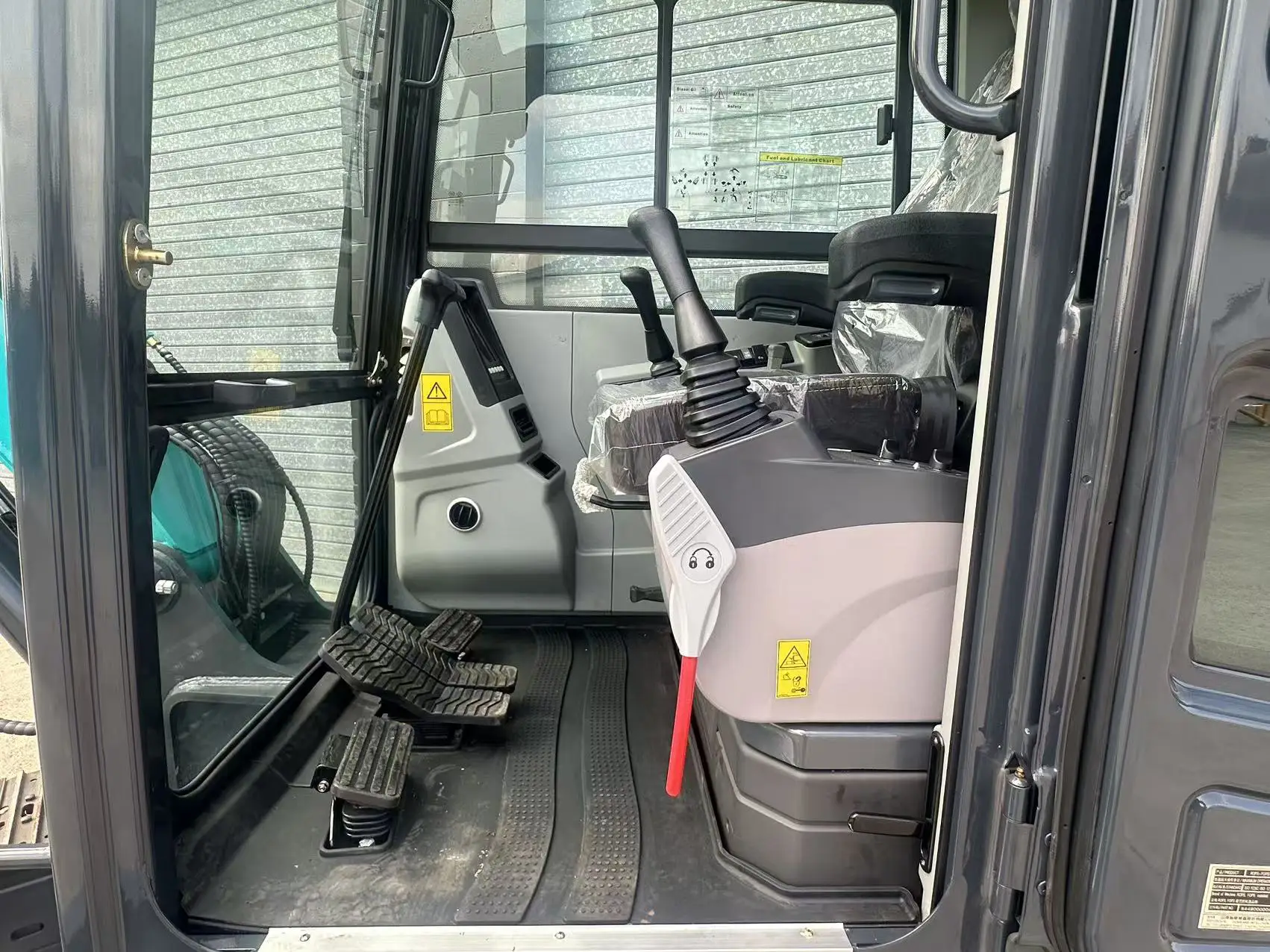 SWE60UF Compact Excavator - Image 7