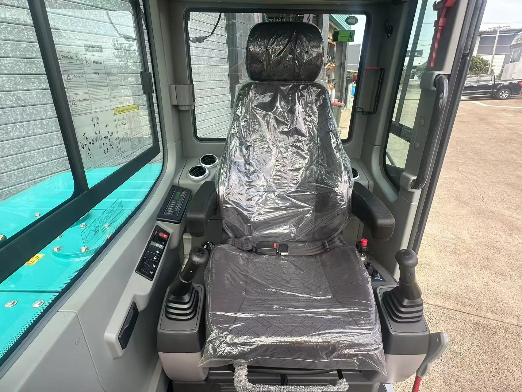 SWE60UF Compact Excavator - Image 5