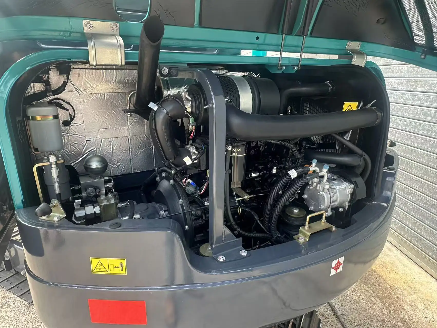 SWE60UF Compact Excavator - Image 6